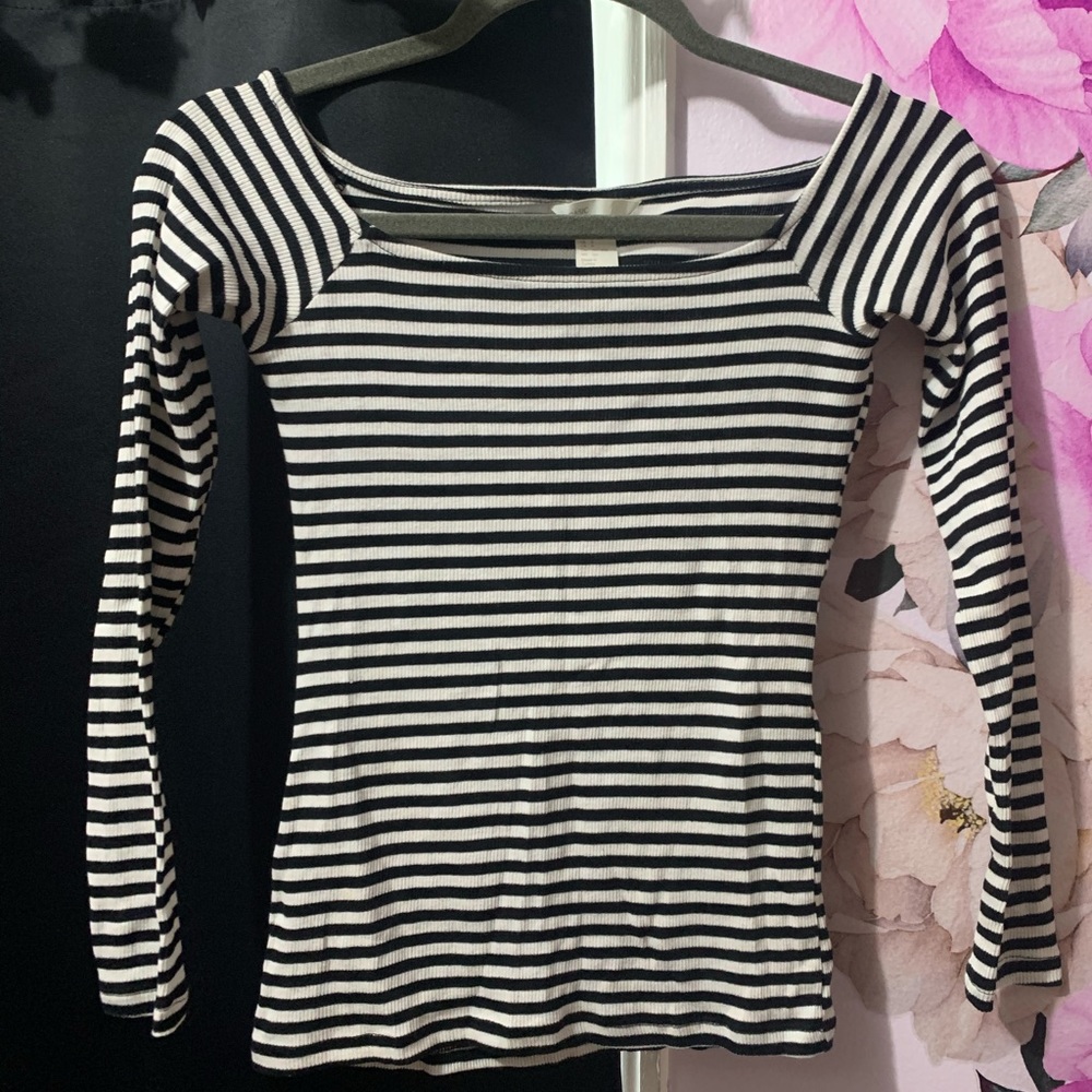 Stripped long sleeve shirt